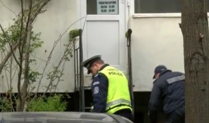 Мъж намушка 9-годишно дете във Велико Търново