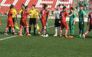 Ботев Враца попиля Вихър