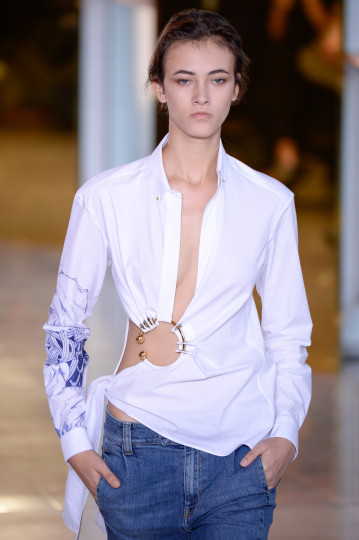 Някои от моделите на италианеца Антъни Вакарело – новият творчески дизайнер на "Ив Сен Лоран"