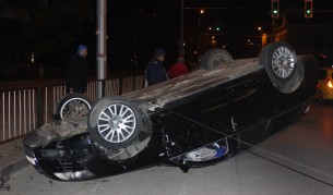 Пияна шофьорка, обърнала "Ауди": Ще ви пляскам