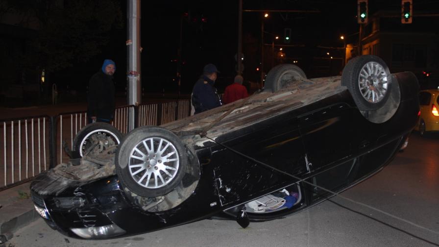 Пияна шофьорка, обърнала "Ауди": Ще ви пляскам