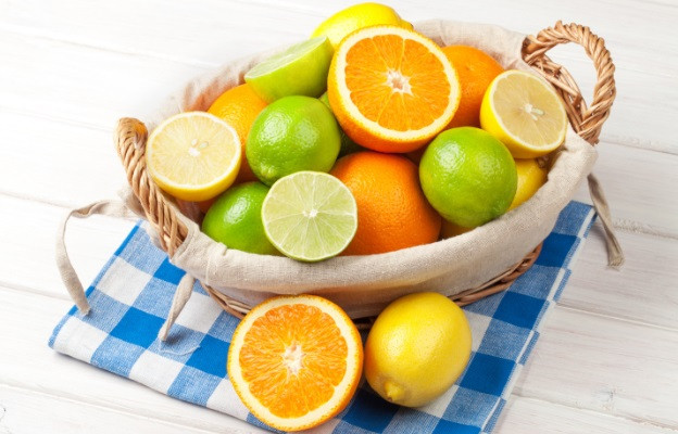 <p>Цитруси - Лимоните, мандарините, портокалите и грейпфрутите съдържат много витамин С, който е идеално противогрипно средство.</p>