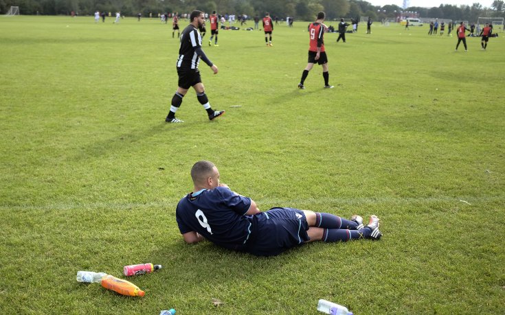 Друг път има и резерви, които си почиват край терена