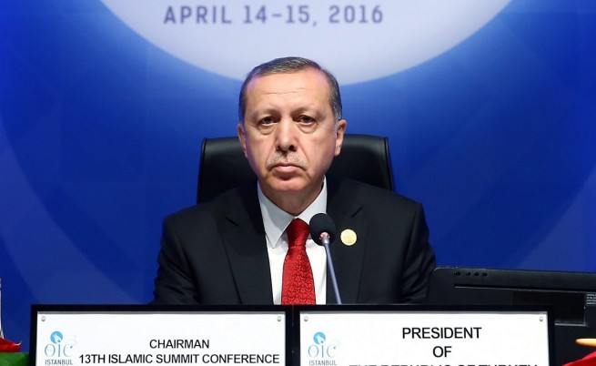 Ердоган застана начело, няма да маха извънредното положение
