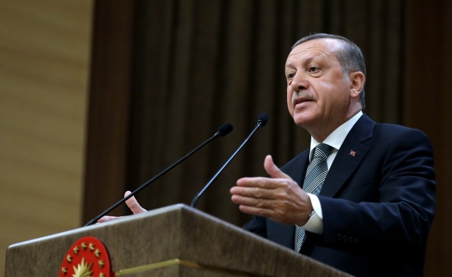 Лирата се срина, Ердоган: Те имат долари, ние, народ и Аллах!