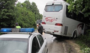 Автобус с 25 пътници катастрофира край Бяла