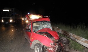 Голф се размаза в автобус край Железница