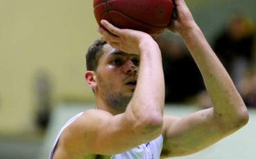 Баскетболният Берое на път да задържи американец