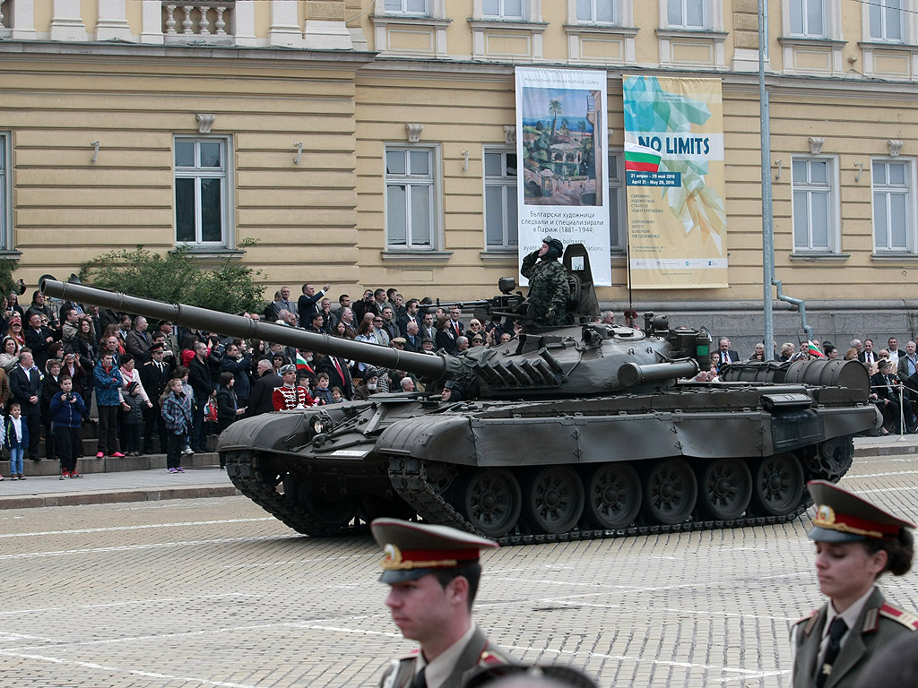 Военния парад в столицата на представителните части на Българската армия