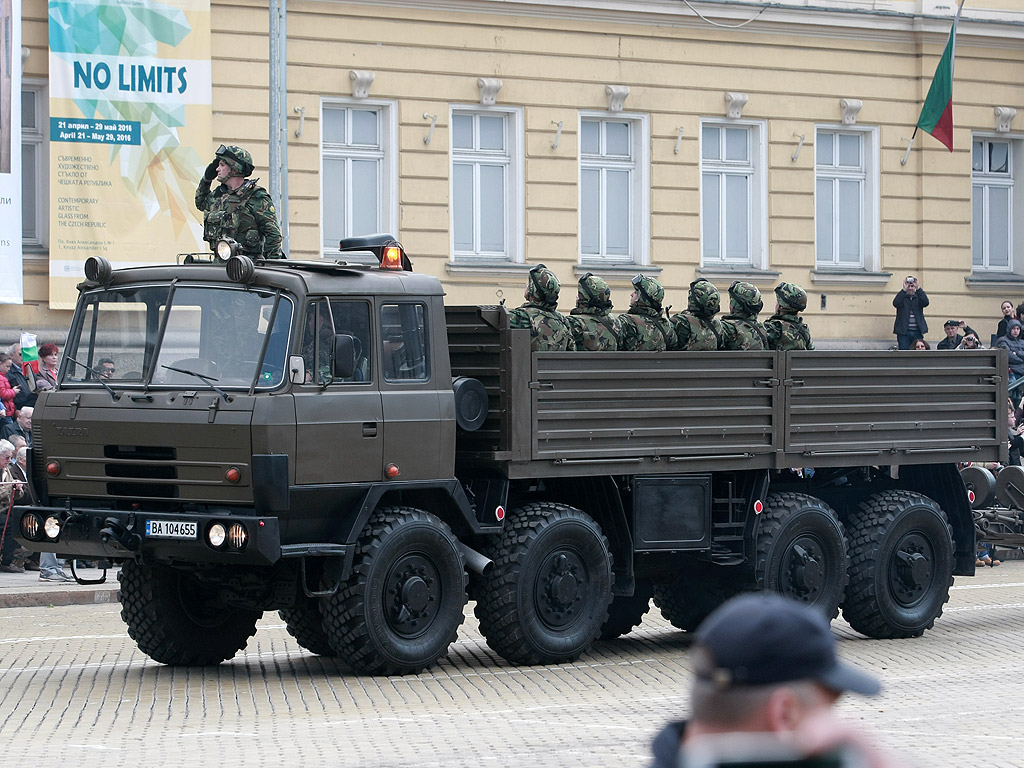 Военния парад в столицата на представителните части на Българската армия