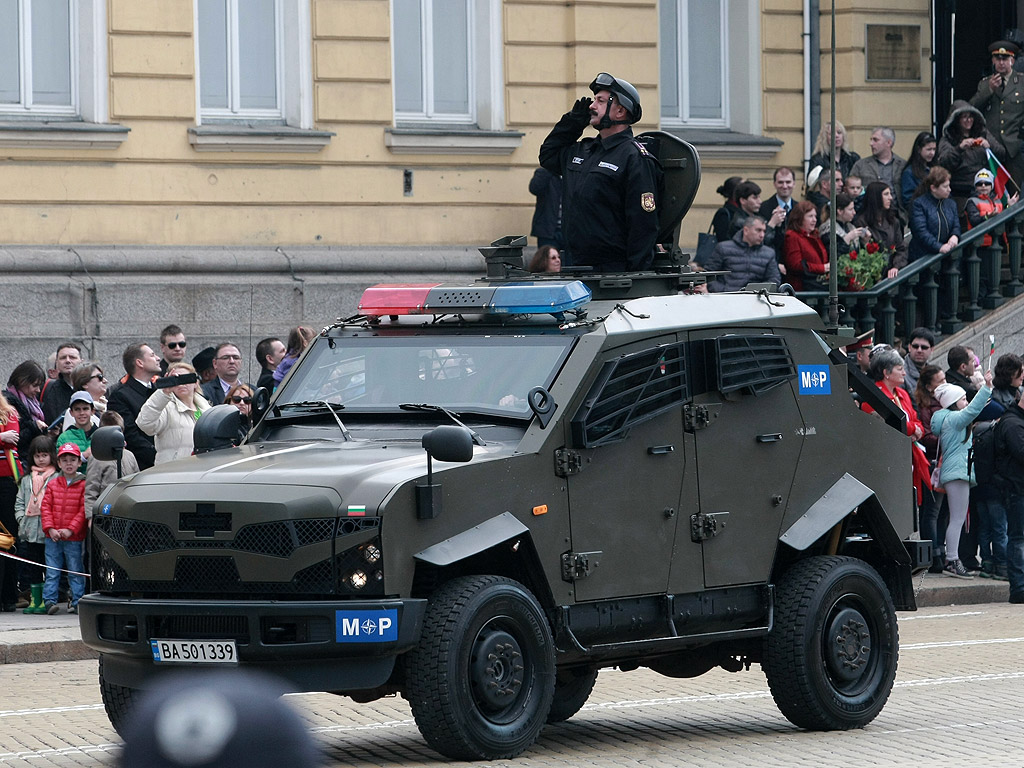 Военния парад в столицата на представителните части на Българската армия