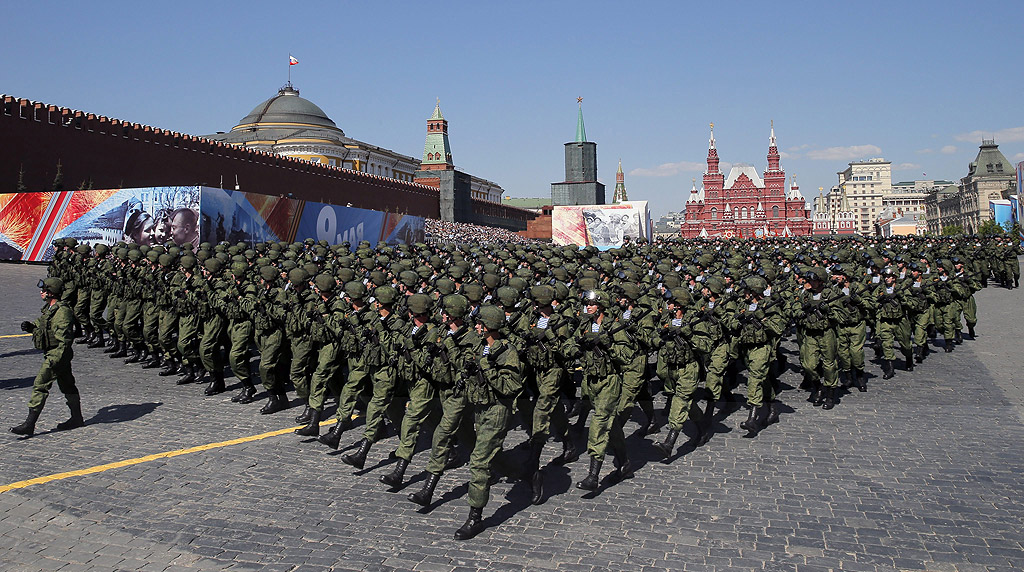 Парад в Москва за 71 години от съветската победа над нацистка Германия