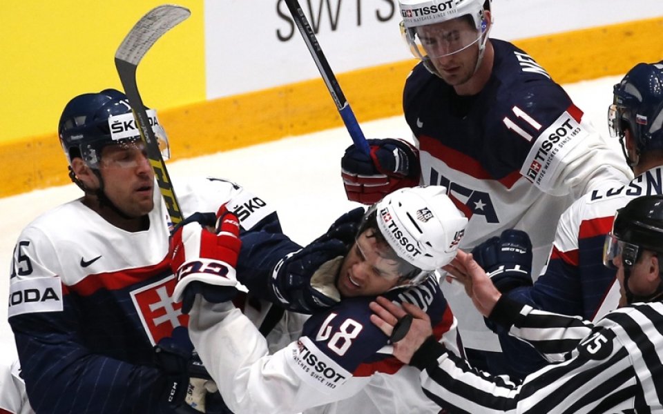 Словакия сломи САЩ на СП по хокей, но отпадна в групите