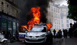 Подпаленият полицейски автомобил