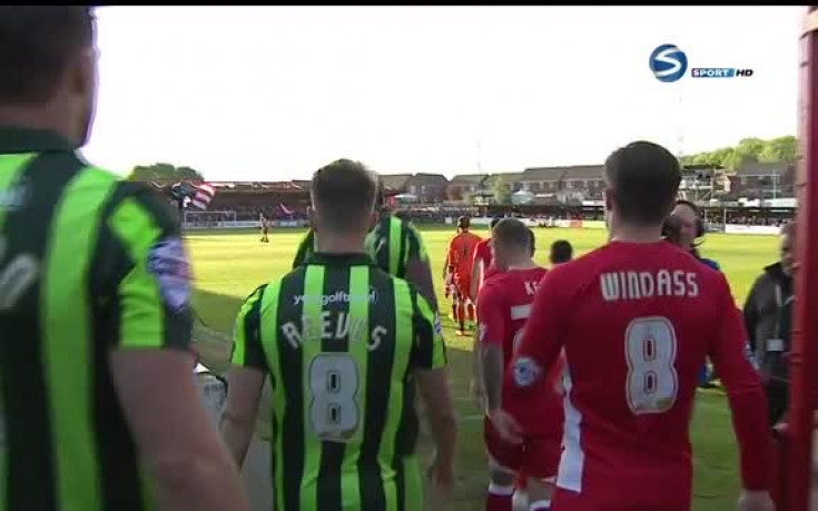 В дома на Акрингтън Стенли в английската Лига 2