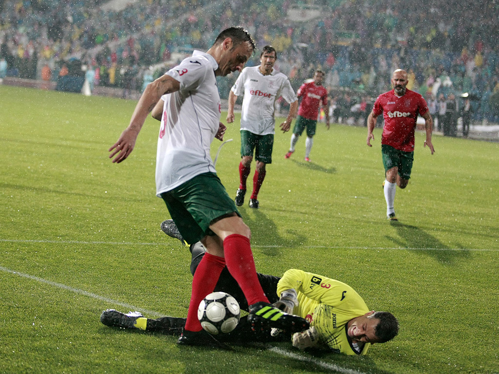 43 000 на крака за Христо Стоичков. Камата празнува своите 50, десетки световни звезди го уважиха
