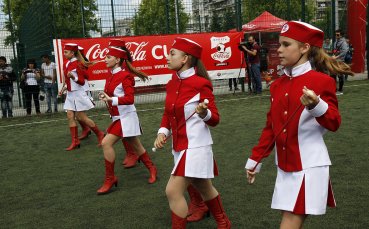 Отборът на 7 СОУ “Н.Геров“ се класира на финалите на купата “Coca-Cola“