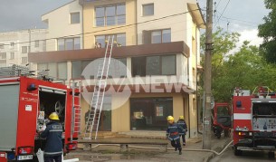 Мълния подпали сграда в Хасково
