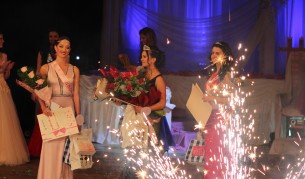 Вижте новата българска Царица Роза (снимки и видео)