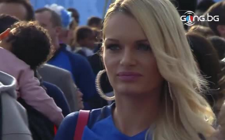 Женски усмивки стоплиха Лил преди Франция-Швейцария