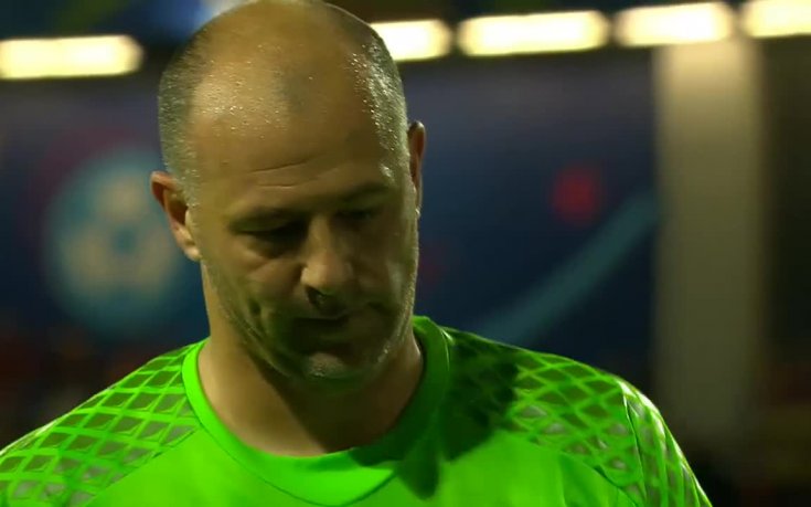 Въпреки тежката загуба, Кирай направи страхотни спасявания