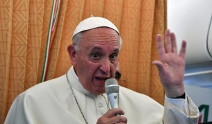 Папата поиска прошка от гейовете и отлъчените