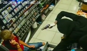 Дързък въоръжен грабеж в Пловдив, крадците на свобода