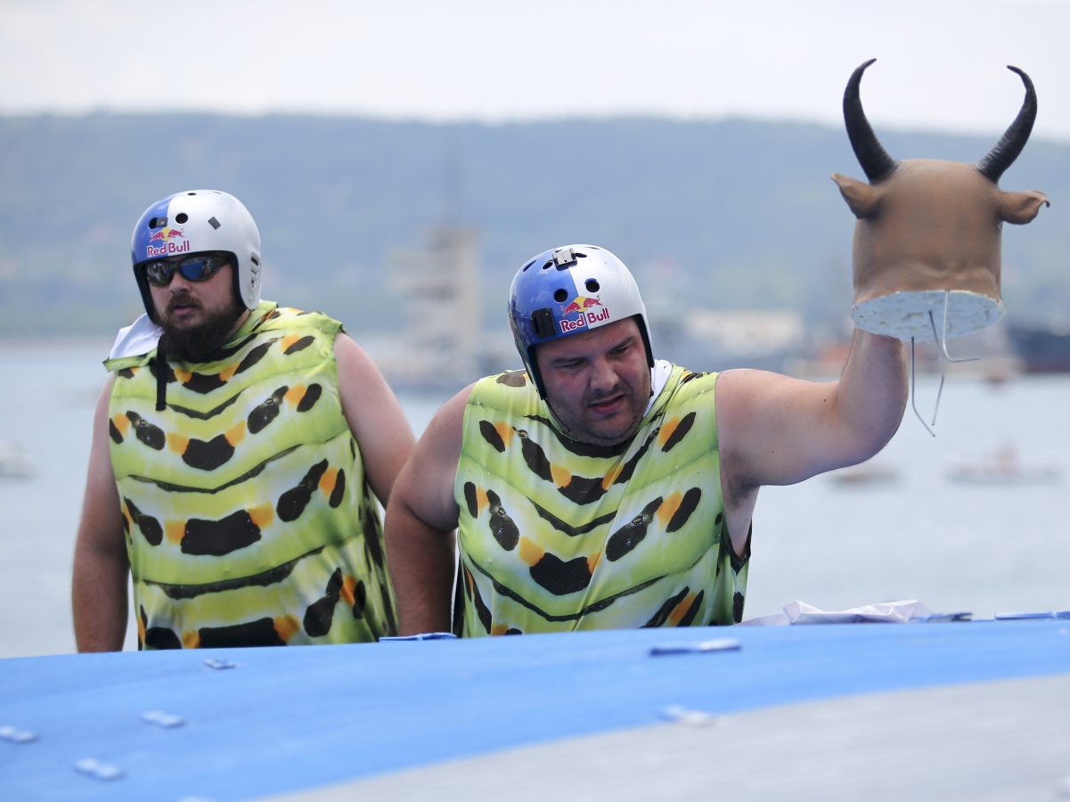 Най-зрелищното летателно шоу със самоделки - Red Bull Flugtag Варна