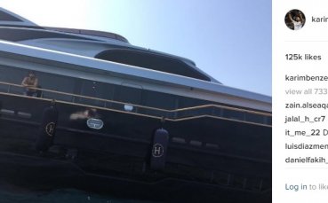 Бензема се наслаждава на лятото в Сен Тропе