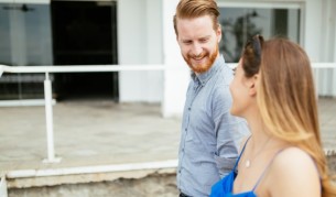 Как да свалите непознат на улицата