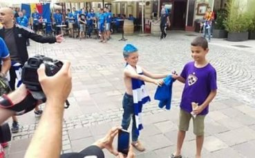 Малки фенове на Левски и Марибор си размениха фланелките