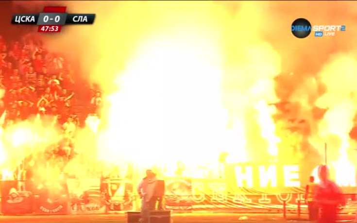 Феновете на ЦСКА подкрепиха своите с пищна хореография