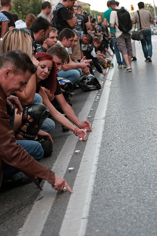 Къде скрихте Фарук Бакташ, питат рокери на протест пред турското посолство и Съдебната палата