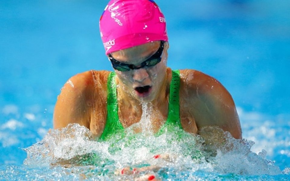 МОК реши: Ефимова ще участва в Рио