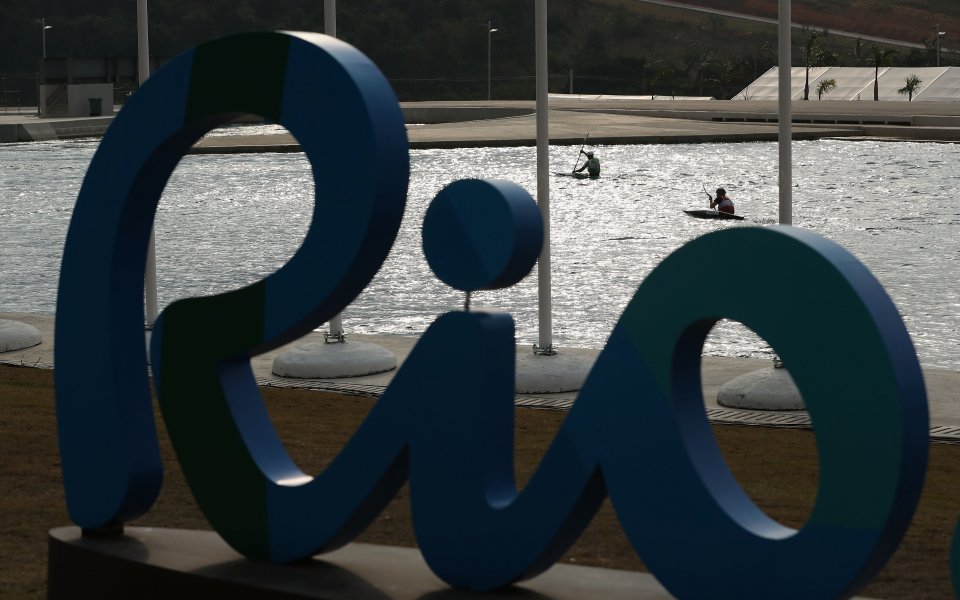 Двама австралийски треньори са били ограбени в Рио