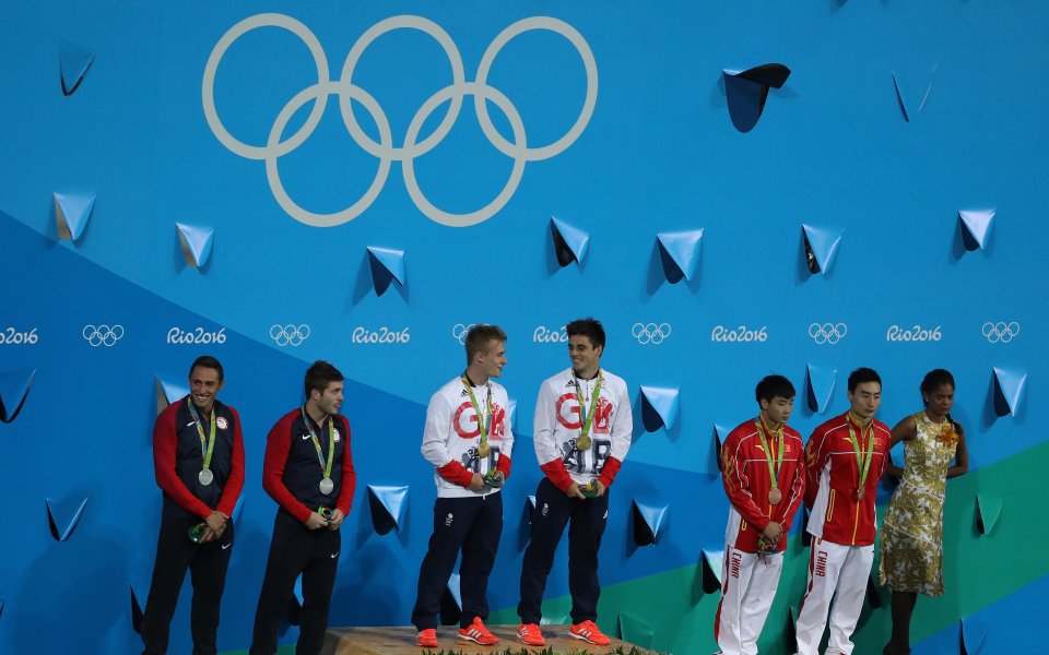 Великобритания с първи златен медал от скоковете във вода