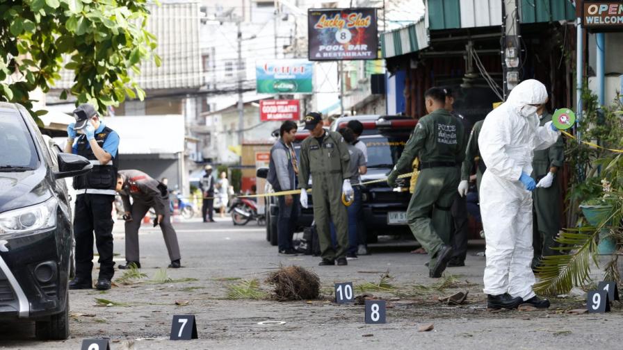 Четири жертви при серия атентати в Тайланд