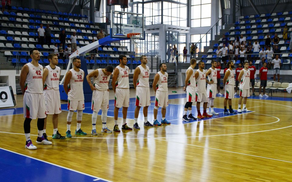 Силен мач за баскетболистите и разгром над Унгария