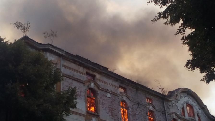 Тютюневият град в Пловдив изгоря