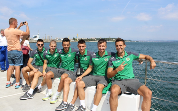 Целият отбор на Нефтохимик посети остров Света Анастасия