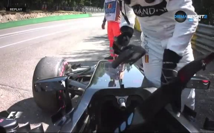 Пълна трагедия за Алонсо - болидът му угасна на 