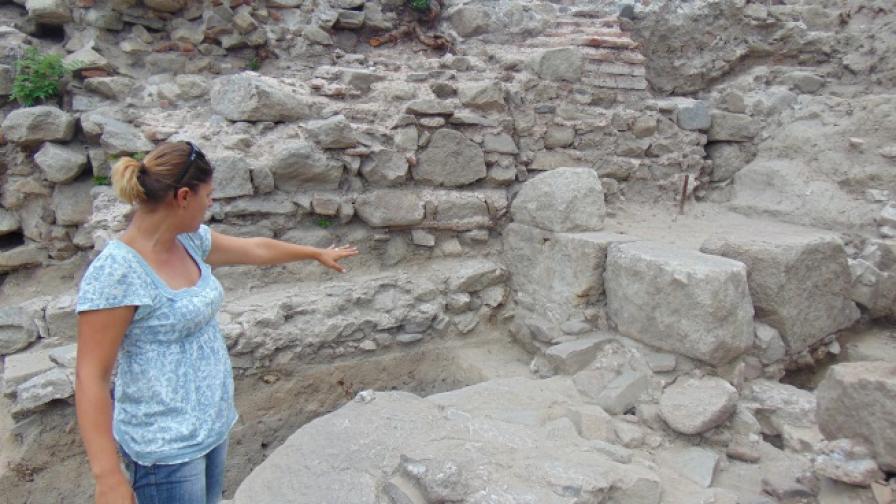 Некропол и скъп мрамор откриха археолозите на Небет тепе в Пловдив