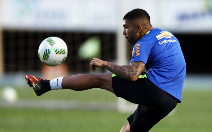 Барса ще защити интереса си срещу Сантос за Габигол