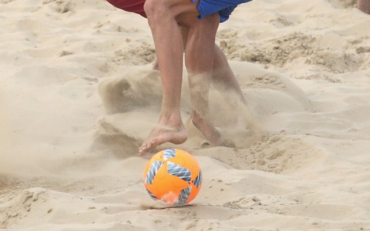 България падна от Унгария на плажен футбол