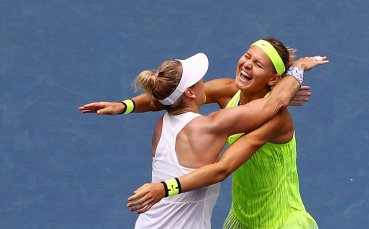 Титлата на двойки от US Open при дамите е за Шафаржова и Матек-Сандс