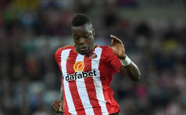 Защитник на Съндърланд подписа нов 5-годишен договор с клуба