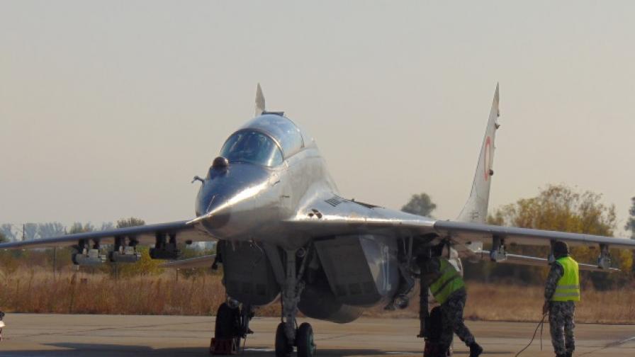 МиГ- 29 прехвана "вражески" самолет