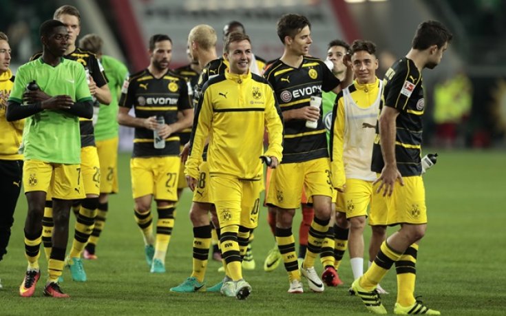 Дортмунд със 17 гола за три мача