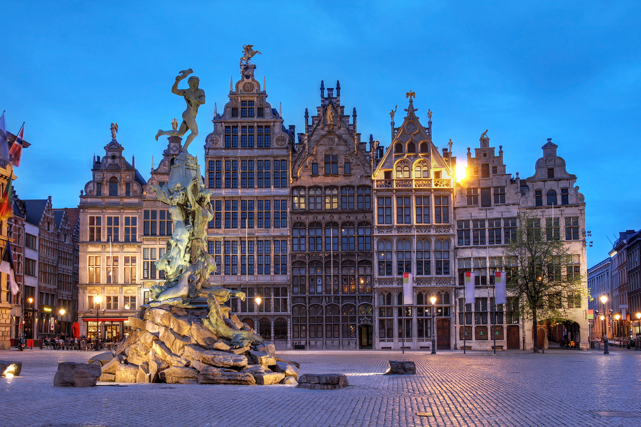 3. Антверпен, Белгия. В последните години този град се превръща в алтернативно на масовите дестинации за живот и туризъм. 