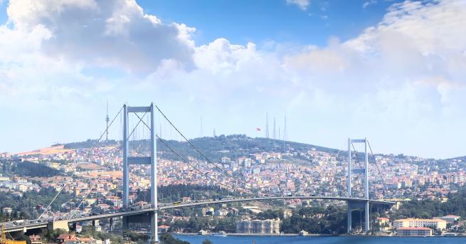 Около 600 000 сгради в Истанбул са застрашени да бъдат